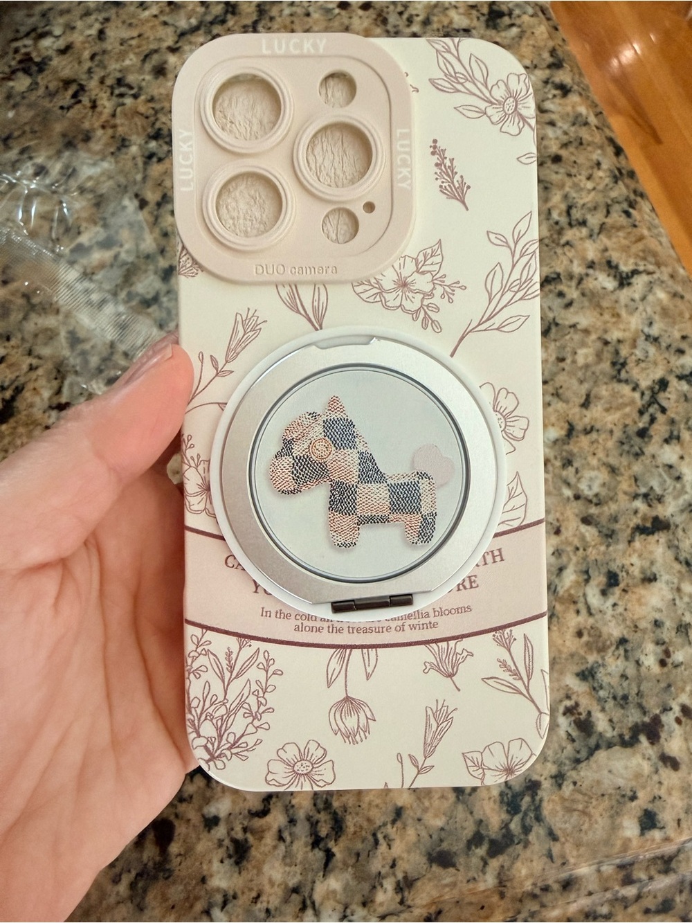 Magnetic iPhone 16 pro case - Picture 2 of 6